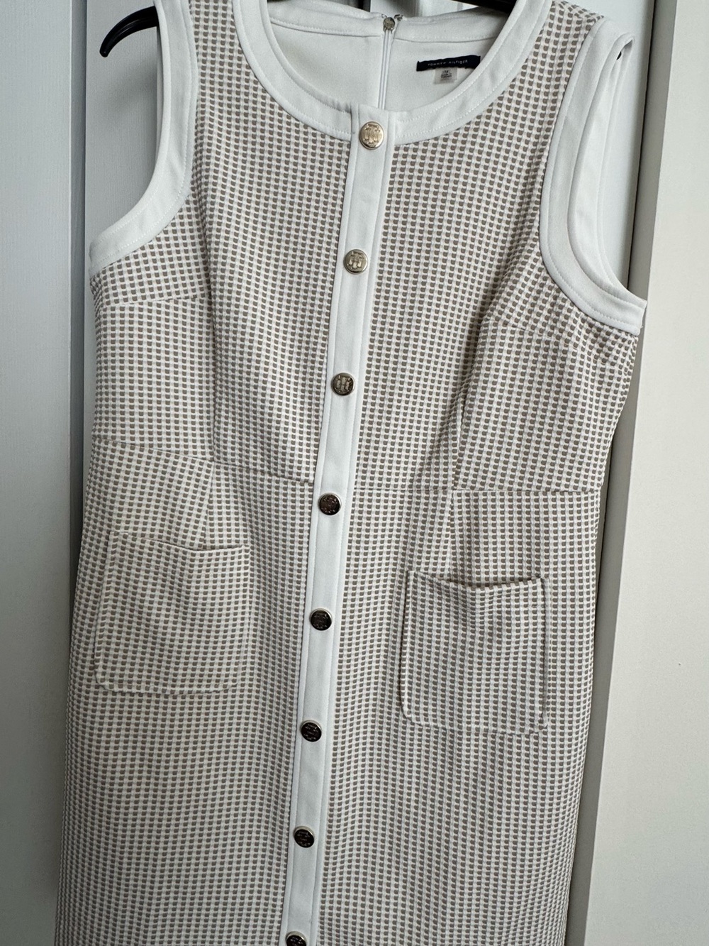 Tommy Hilfiger White and Beige Textured Sleeveless Shift Dress